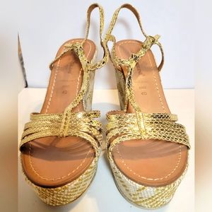 Carlos Pazolini Platform sandal Size 40